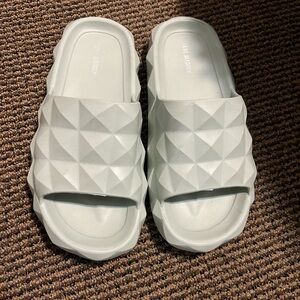 Steve Madden Gray Geometric Slide Sandals